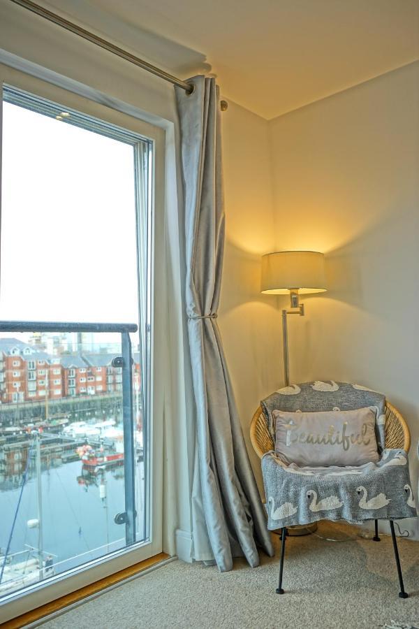 Soak Up The Light At A Soothing, Stylish In Marina * Swansea